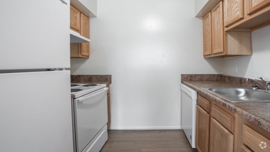 2BR.1.5BA,- 807SF