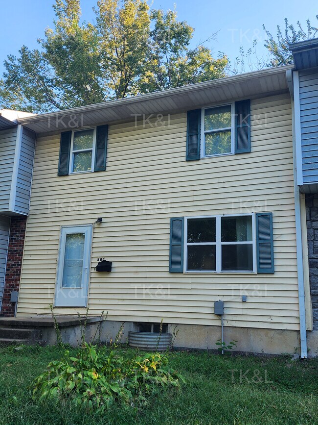 805 W 4th St, Sedalia, MO 65301