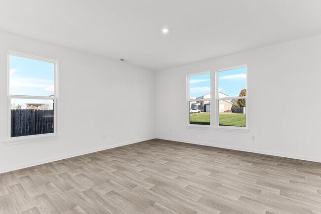 1826 Twelve Oaks Dr, Shelbyville, IN 46176 - photo 5