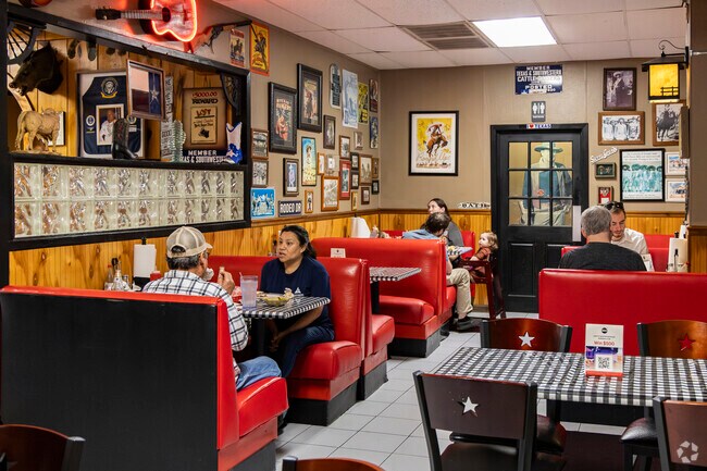 B-B-Q Cafe is an authentic Texas BBQ restaurant in Grogan's Mill.