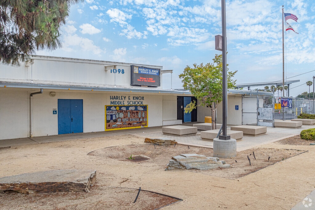 Harley E. Knox Middle School encourages academic excellence for all students.