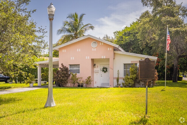 Colorful homes line the streets of Coconut Grove WH Center.