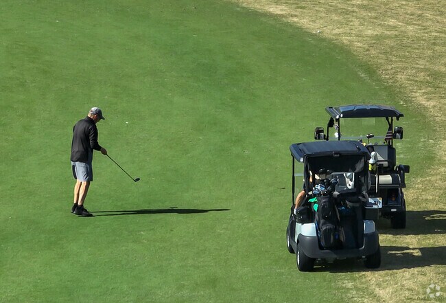 Four Corners golf enthusiasts can hit Highlands Reserve Golf Club.