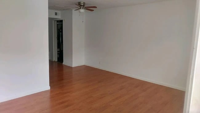 10728 Tropic Dr, Saint Ann, MO 63074 - photo 3