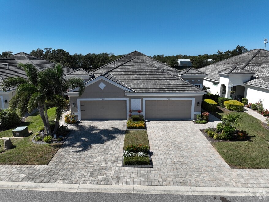 7604 Registrar Way, Sarasota, FL 34243 - photo 2