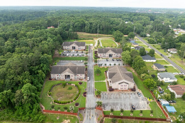 Village Square, Barnesville, GA 30204 - photo 5