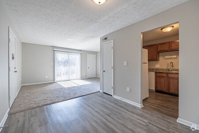 2BR, 1BA - 756SF - Living Room / Kitchen