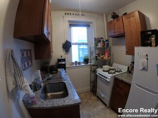 1450 Commonwealth Ave Unit 21, Boston, MA 02134