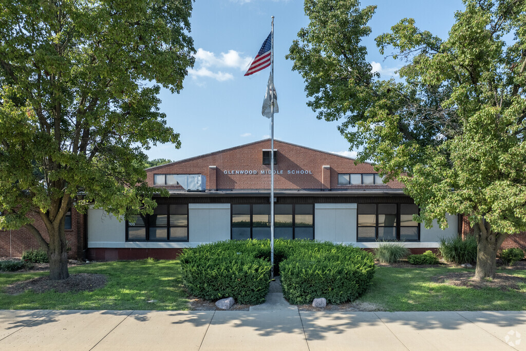 Glenwood Middle School is a top tier choice for students in Springfield.