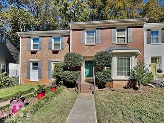 727 Twin Brooks Ct SE, Marietta, GA 30067