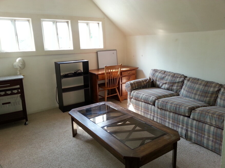 2479 E 124th St unit Carol, Cleveland, OH 44120 - photo 1