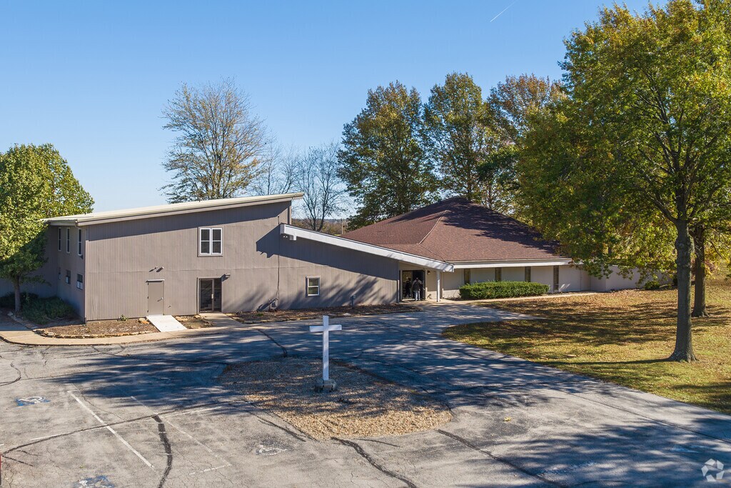 Our Savior Christian Academy is a Pre-K through High School located in Smithville, Missouri.