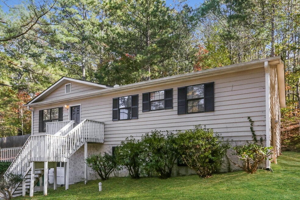 4107 Rocky Face Dr, Douglasville, GA 30135 - photo 1