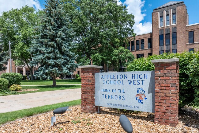 Appleton West High School has a student-to-teacher ratio of 15 to 1.