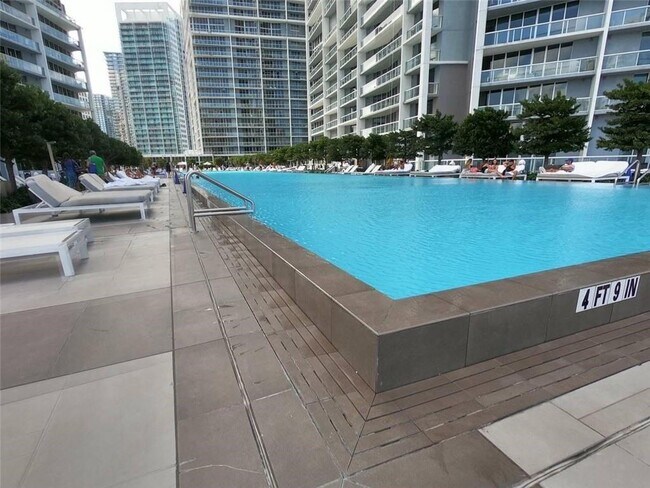 Icon Brickell Tower 2 unit 1710, Miami, FL 33131 - photo 6