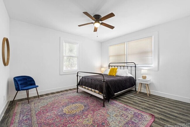 402 E Dewey Place unit 202, San Antonio, TX 78212 - photo 6