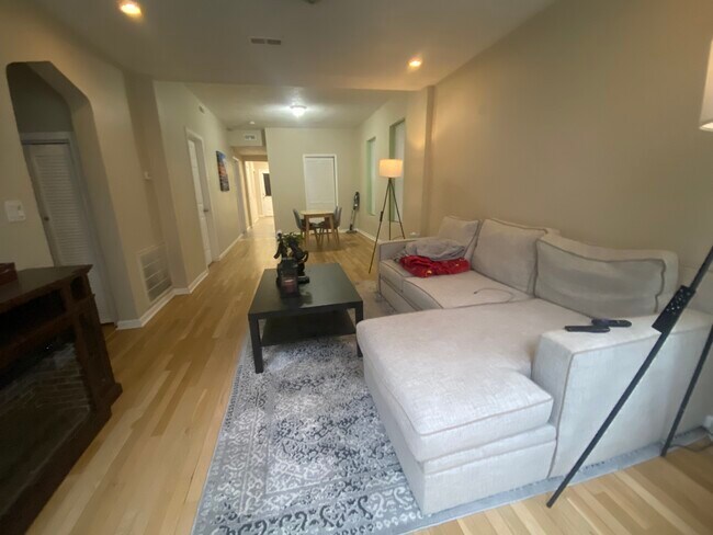 3128 W 38th Place unit Floor 1, Chicago, IL 60632 - photo 5