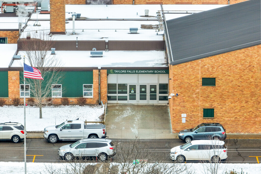Taylors Falls Elementary School is a public school located in Taylors Falls, MN.