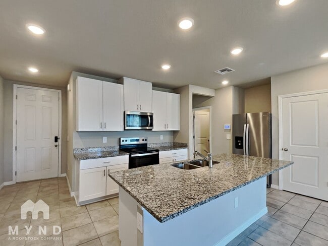 7649 Intrepid Rd, Wesley Chapel, FL 33545 - photo 2