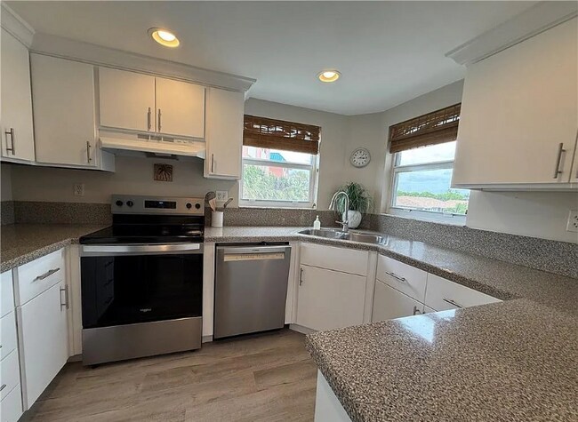 190 Pebble Beach Blvd unit 305, Naples, FL 34113 - photo 4