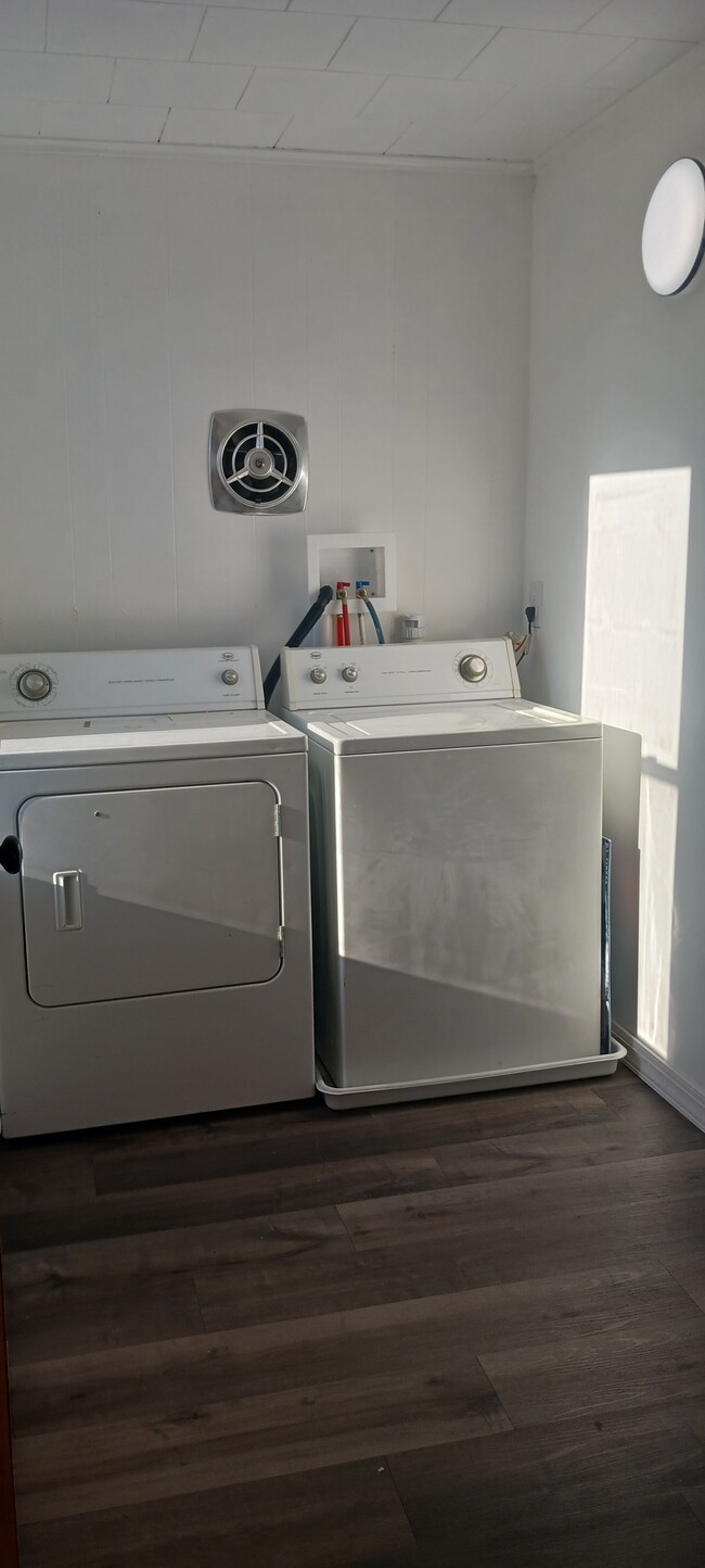 86 N Blettner Ave unit First Floor Apartmen, Hanover, PA 17331 - photo 3