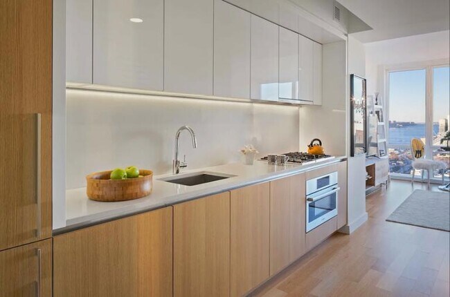 Atelier unit 16T, New York, NY 10036 - photo 2