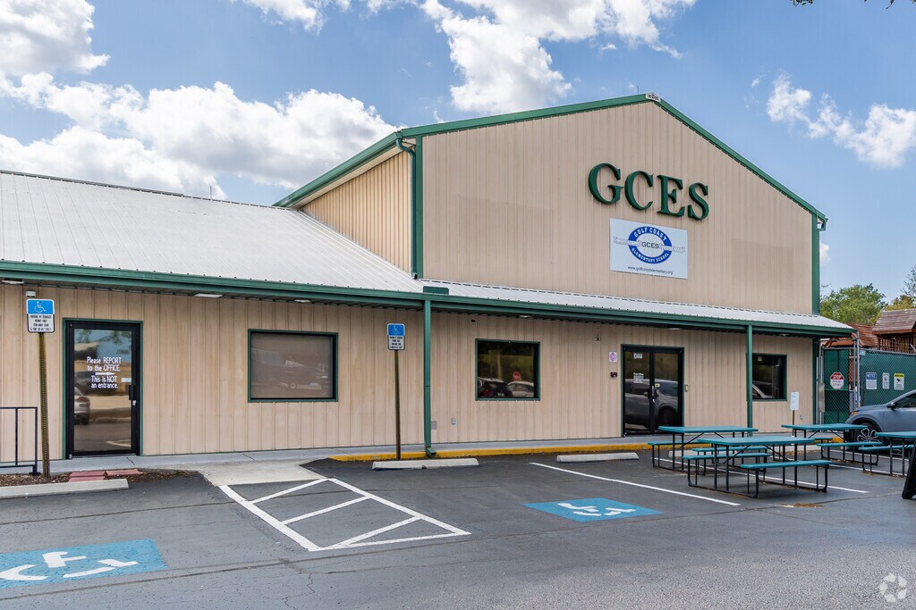 Gulf Coast Elementary has 115 students in grades K-5 with a student-teacher ratio of 16 to 1.