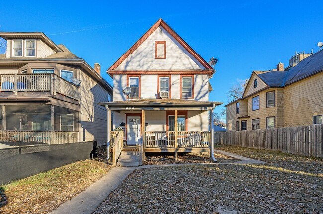 585 Case Ave unit 1, Saint Paul, MN 55130 - photo 2