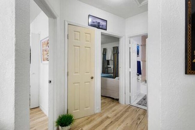 680 SW 7th Ave unit ID1239384P, Miami, FL 33130 - photo 7