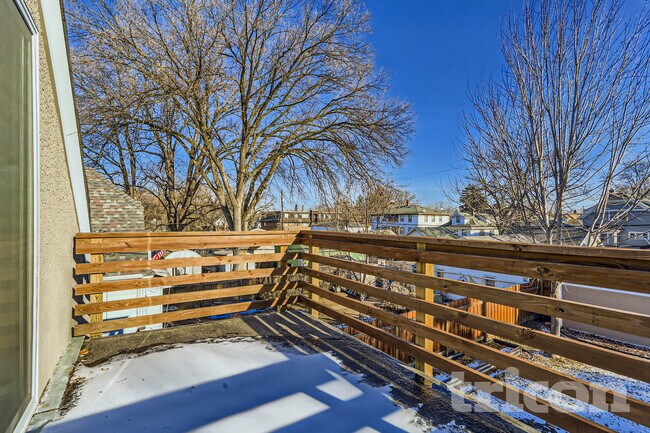 906 Cherokee Ave, Saint Paul, MN 55118 - photo 4