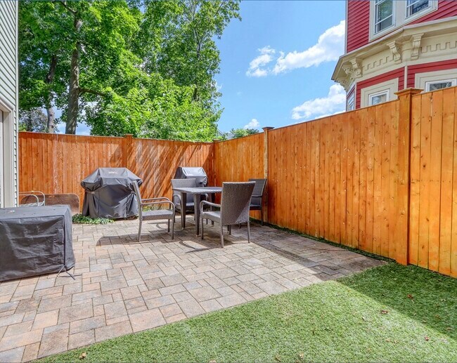 14 Holton St unit 1, Medford, MA 02155 - photo 2