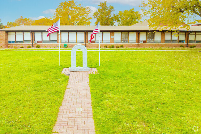 Children will enjoy learning in the inspiring atmosphere of St Linus Elementary School.