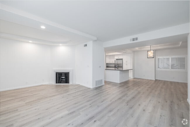 Carlyle Condominiums, Sherman Oaks, CA 91403 - photo 7