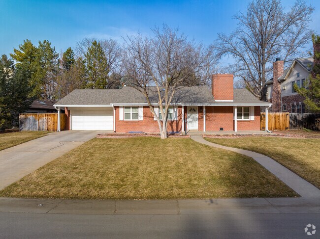 Simple ranch‑style homes also appear among Hilltop’s estates.