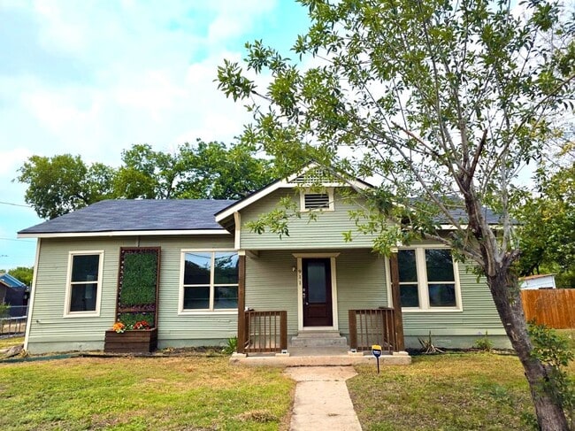 911 Florida St, San Antonio, TX 78210 - photo 2