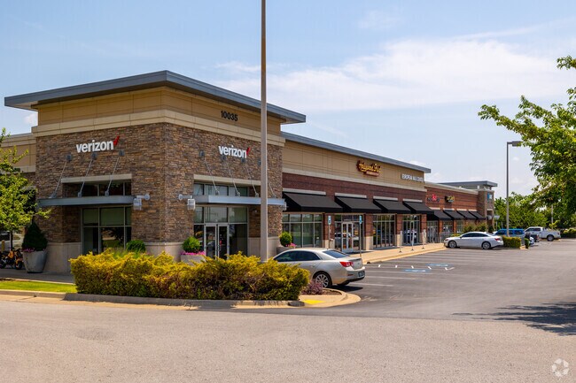 The Ridge Pointe Neighborhood offers many shopping options for people that live near.