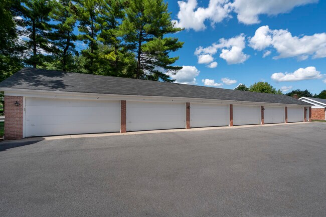 Cresthaven Apartments, Toledo, OH 43614 - photo 7