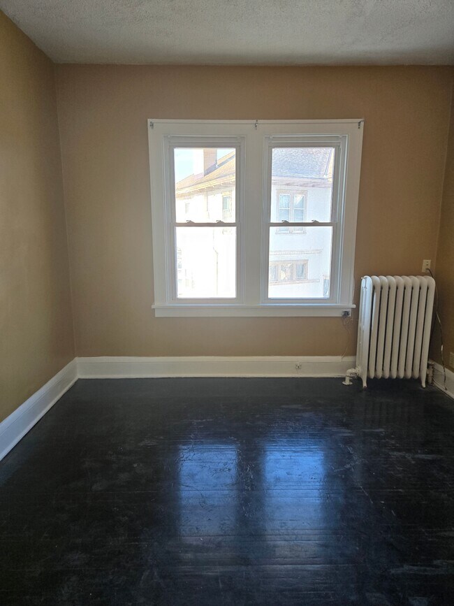 716 Elwood Ave N unit Upper Level Unit, Minneapolis, MN 55411 - photo 5