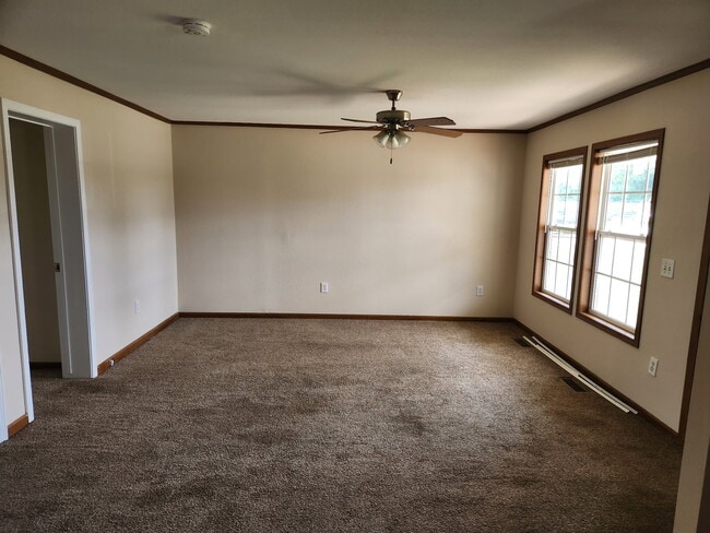 130 Meadows Ln, Pulaski, TN 38478 - photo 2