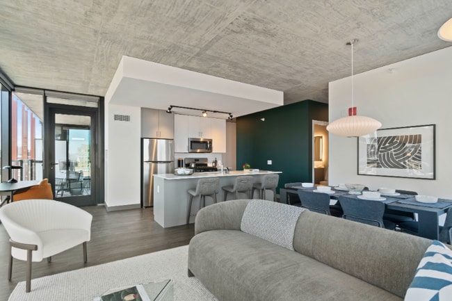 155 N Elizabeth St, Chicago, IL 60607 - photo 4