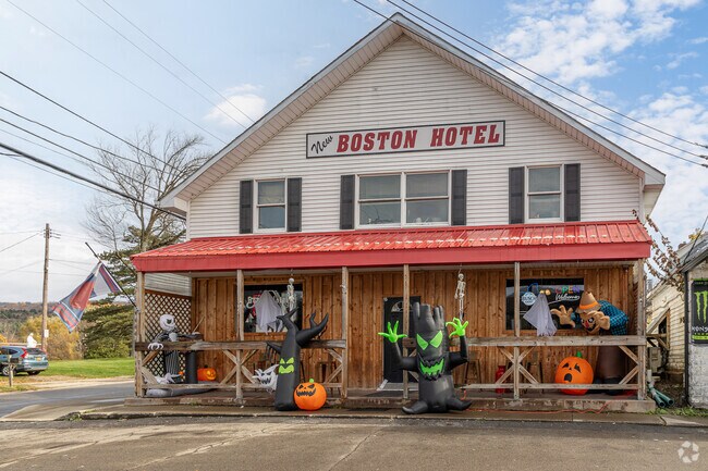 Boston Hotel closed and re-opened as a restaurant in 2018.