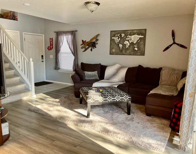Main Entrance / Living Room / Stairs