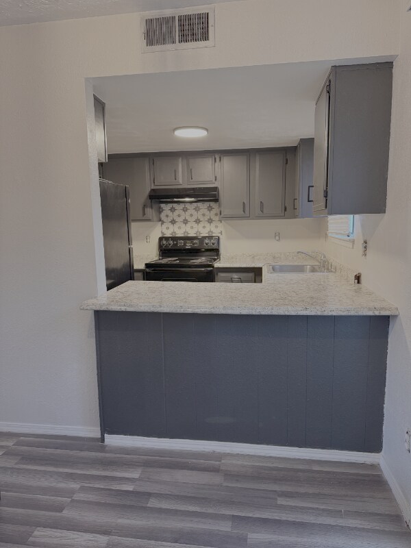 1013 Dickerson Dr SE unit C, Albuquerque, NM 87106 - photo 2