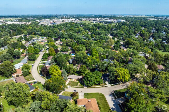 Maple Wood features some wonderful winding roads that give it great charm.