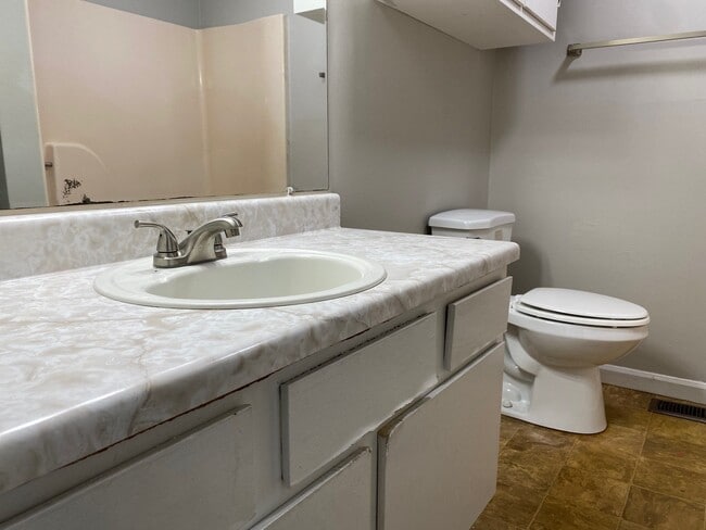 251 Tinker Hill Cove unit A, Jackson, TN 38305 - photo 6