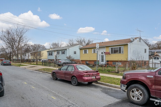 A row of colorful split levels on 24th Pl in Chillum.