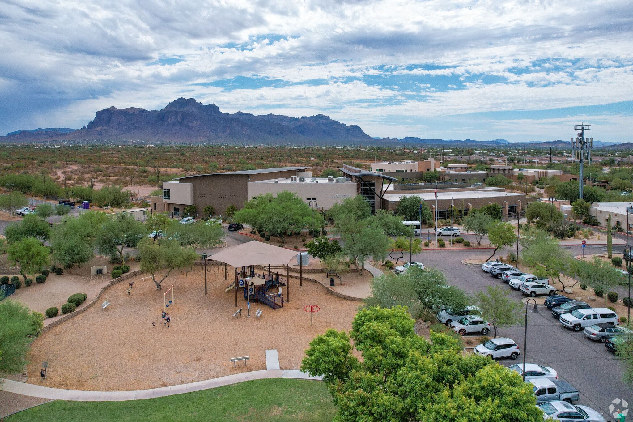 About Apache Junction Schools, Demographics, Things to Do