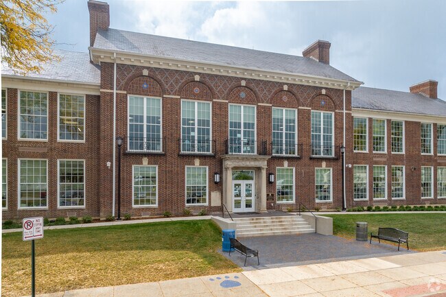 Grandview Heights High School serves students in grades 9-12.