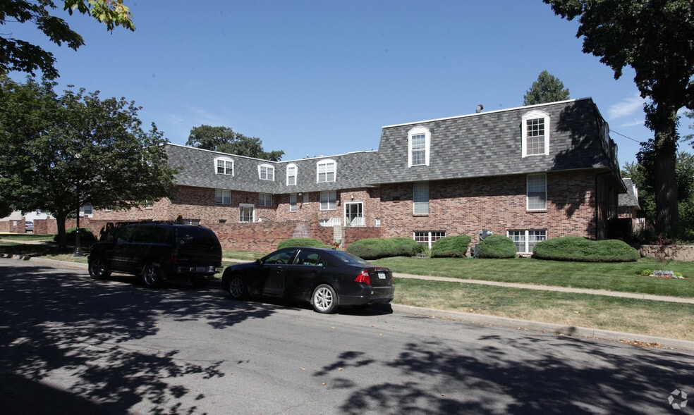 Pleasant Court, Des Moines, IA 50314 - photo 1