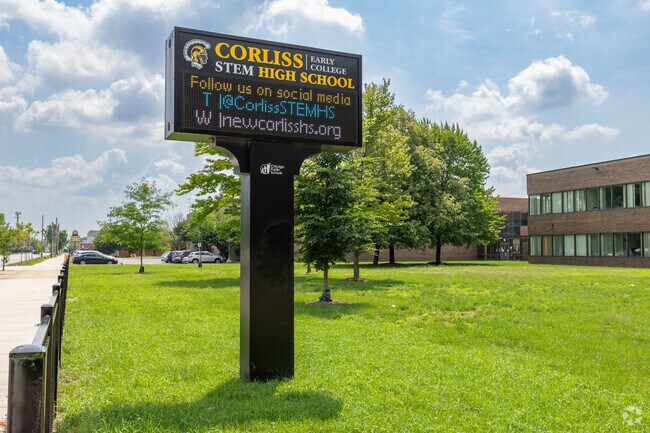 Corliss High School has a student-teacher ratio of 15 to 1.